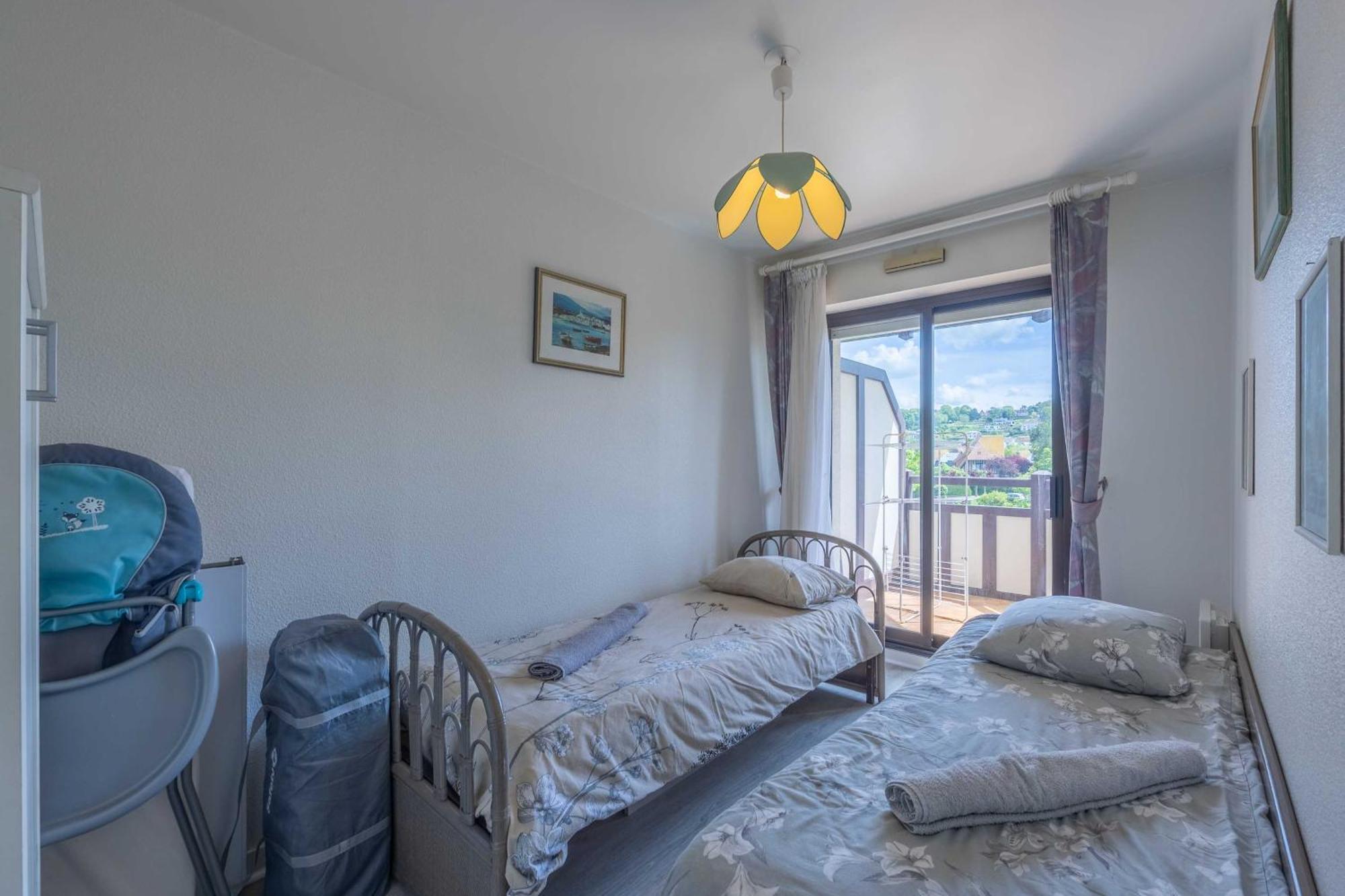 Apartment With Parking And Balcony Near The Beach ドーヴィル エクステリア 写真